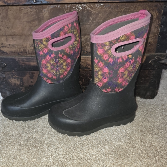 Bogs Pink and Black Boots Girls Size 2 Youth Waterproof Snow Boot - Picture 1 of 9